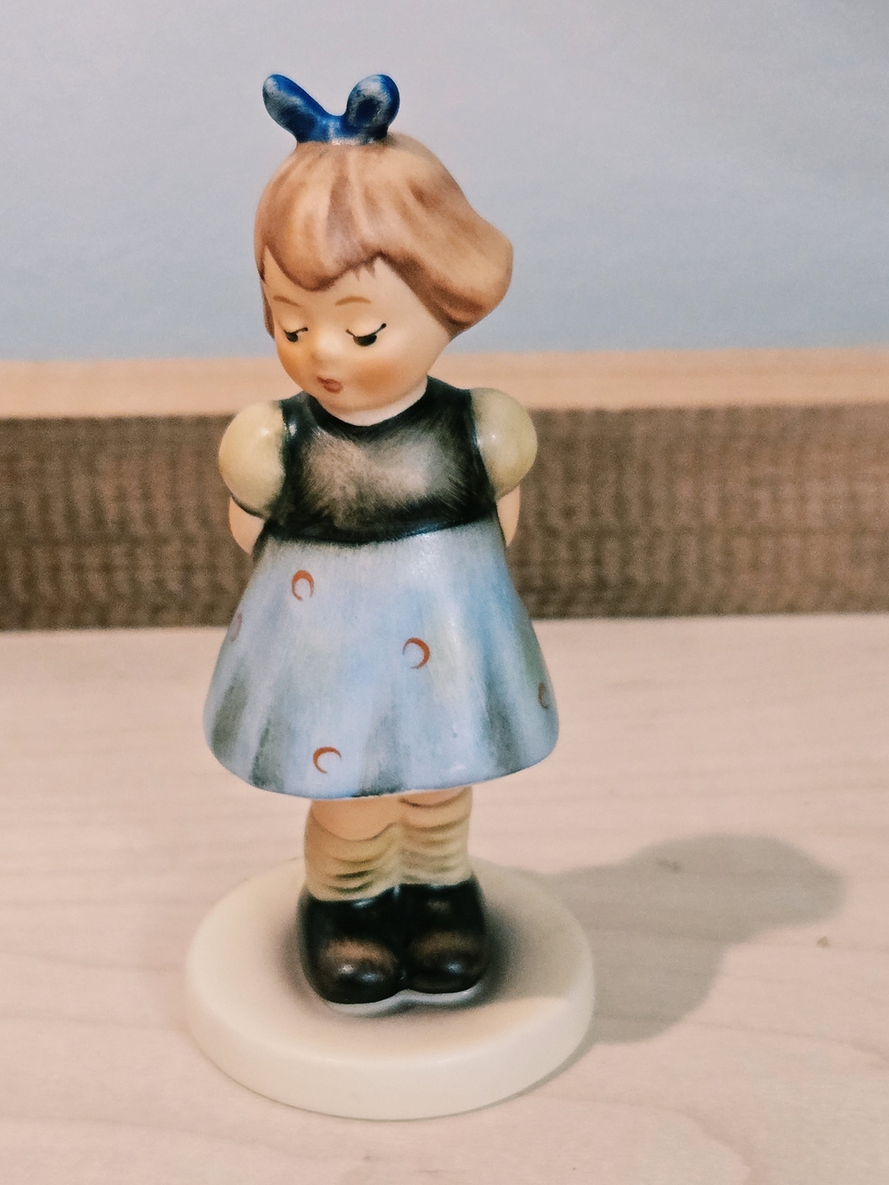 Hummel Goebel Two Hands One Treat Vintage Figurine Germany